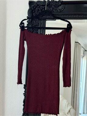 Room Service | Women’s Burgundy Ribbed Off-the-Shoulder Bodycon Dress